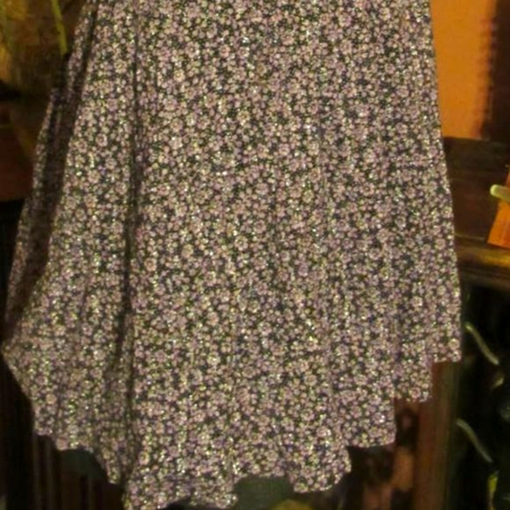 💜 Adorable Vintage Sparkly Lavender & Black Floral Lace Top - MJ - Picture 8 of 11